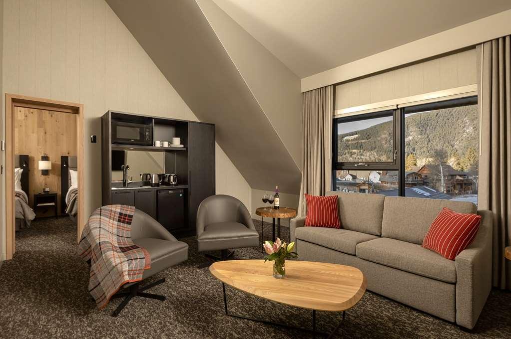 Peaks Hotel And Suites Μπανφ Δωμάτιο φωτογραφία